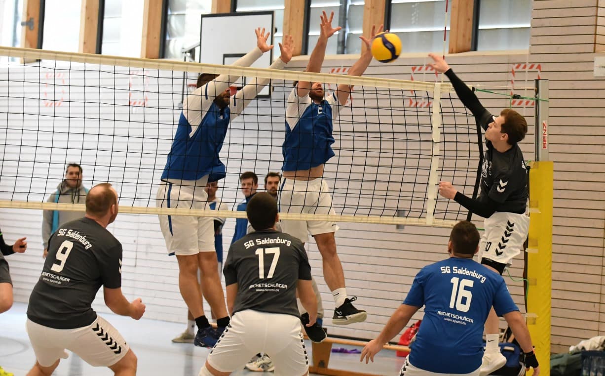 Angriffsschlag im Training der ersten Herren